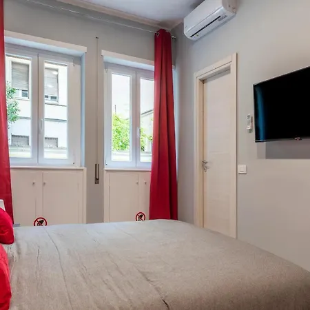 Guesthost - Clodia Rom