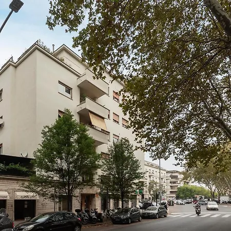 Guesthost - Clodia *