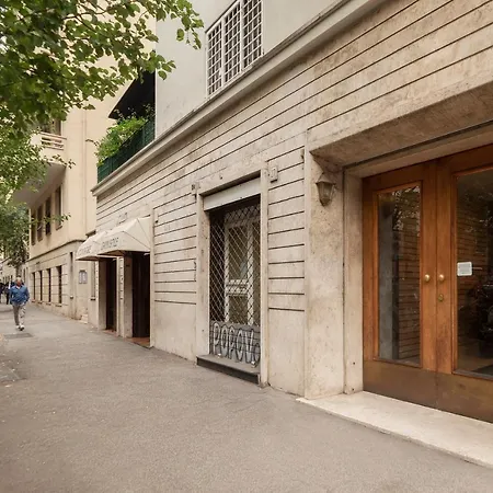 Guesthost - Clodia * Rom