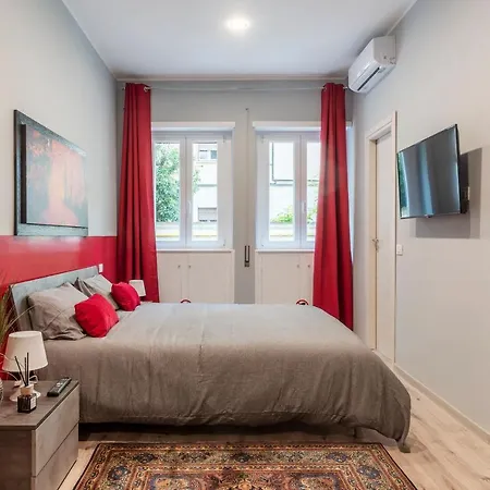 Guesthost - Clodia Rom