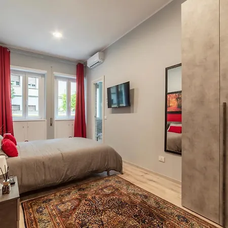 Guesthost - Clodia * Rom